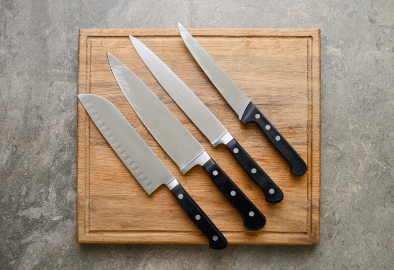 Knife Recommendations for Left-Handed Users